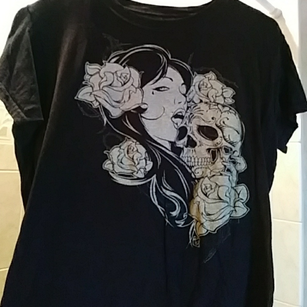 Tee shirt